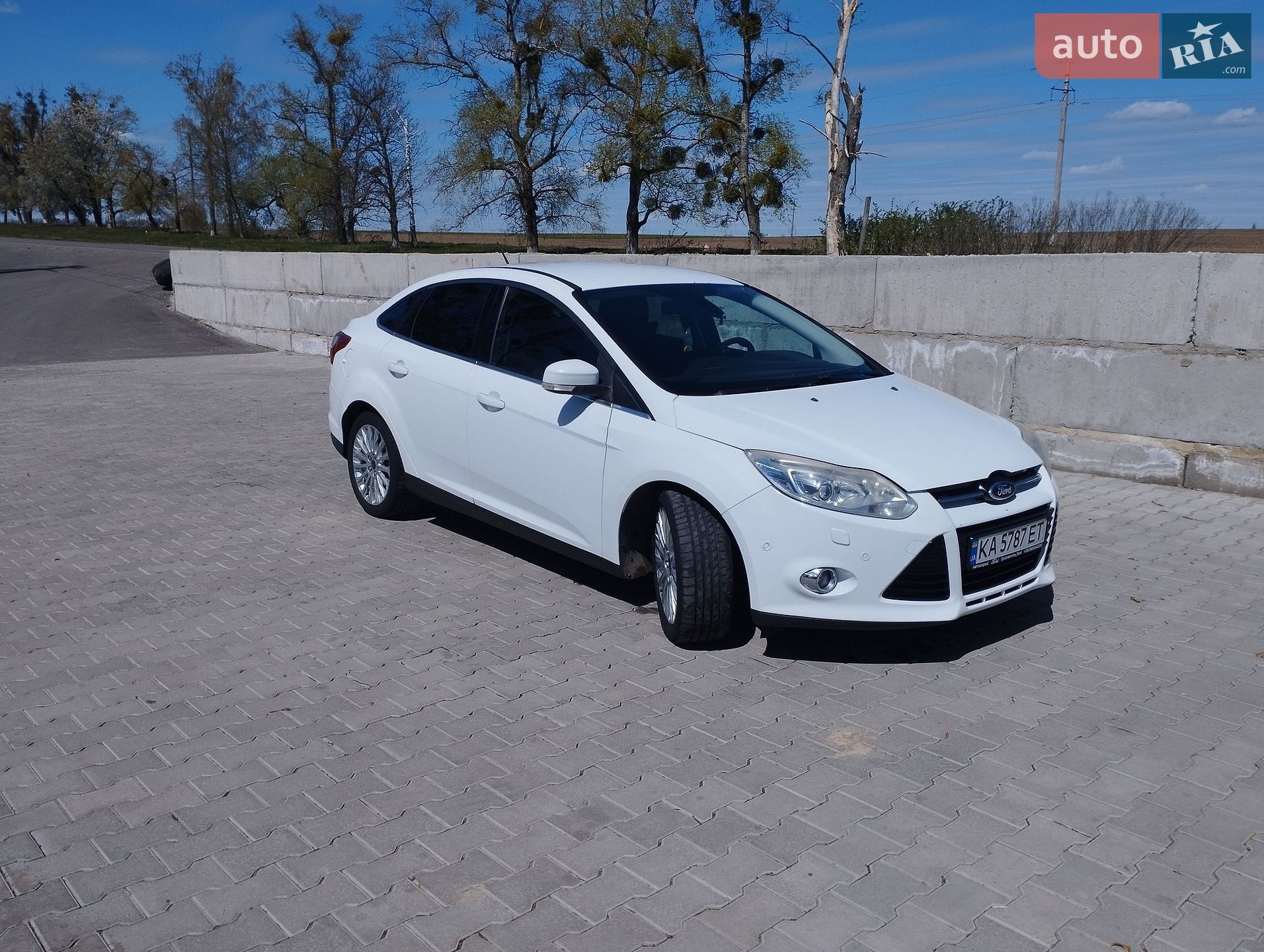 Ford Focus 2011 VIN WF0MXXGCBMBP32706 фото оголошення 2 з 32
