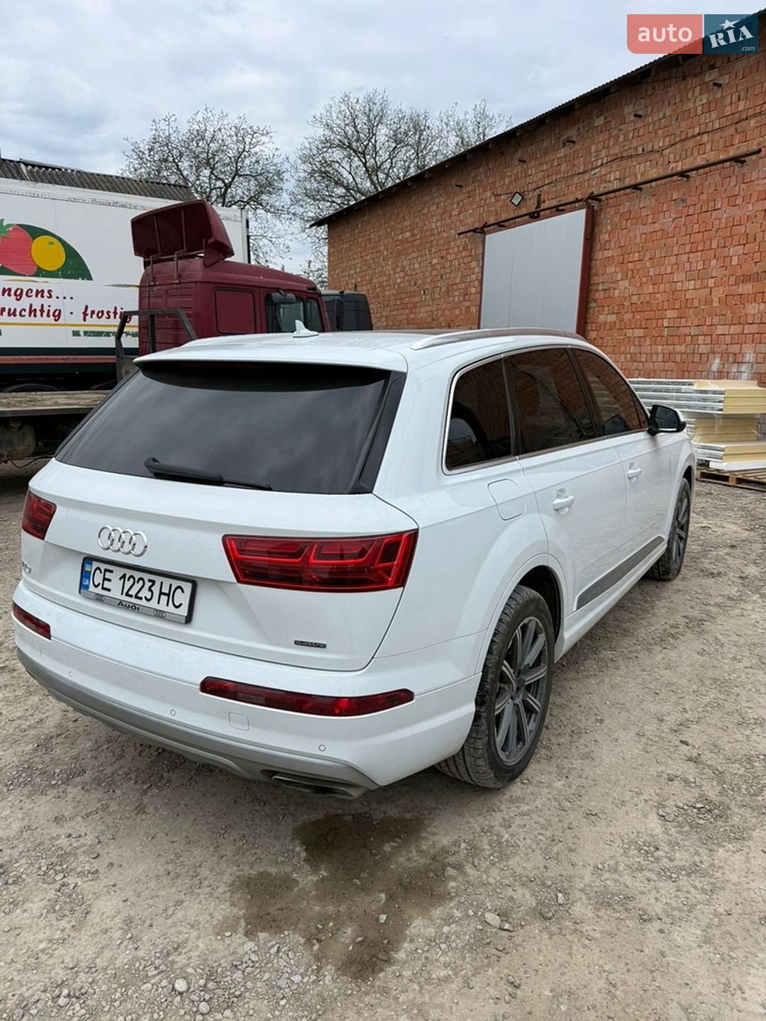 Audi Q7 2017 VIN WA1LHAF7XHD052170 фото оголошення 4 з 10