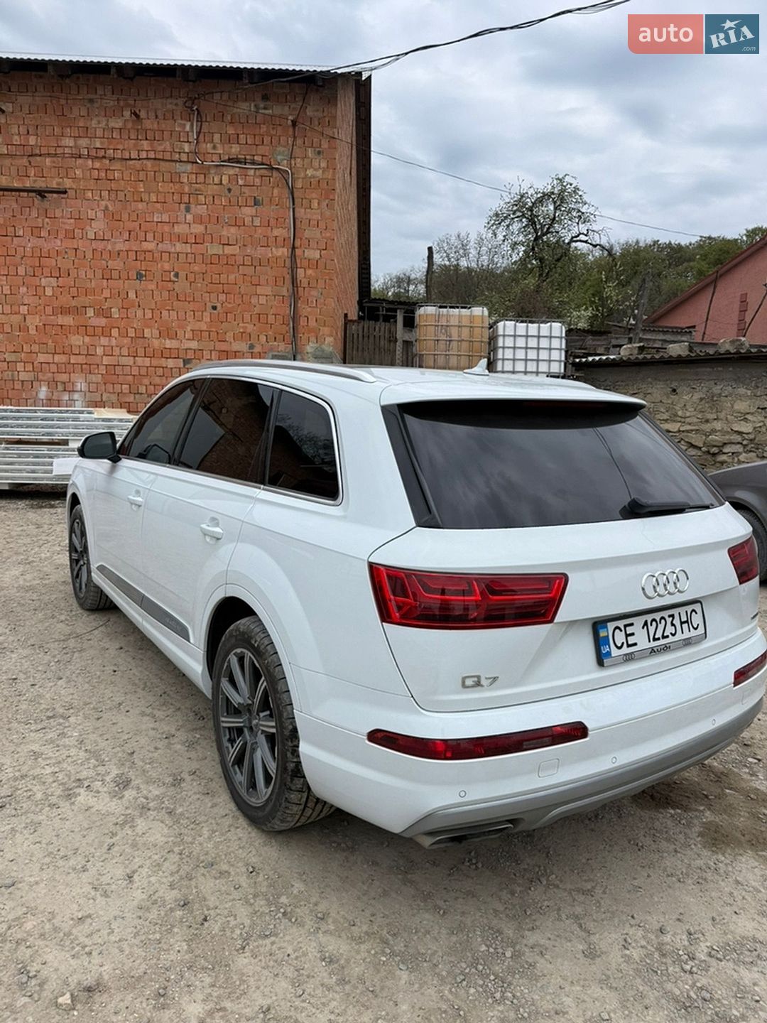Audi Q7 2017 VIN WA1LHAF7XHD052170 фото оголошення 5 з 10