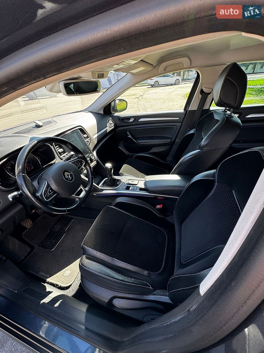Renault Megane 2018 VIN VF1RFB00361088822 фото оголошення 11 з 14