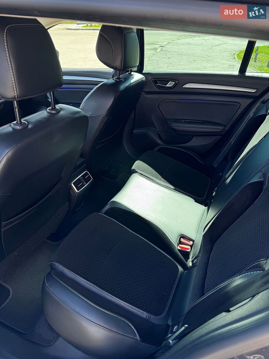 Renault Megane 2018 VIN VF1RFB00361088822 фото оголошення 13 з 14