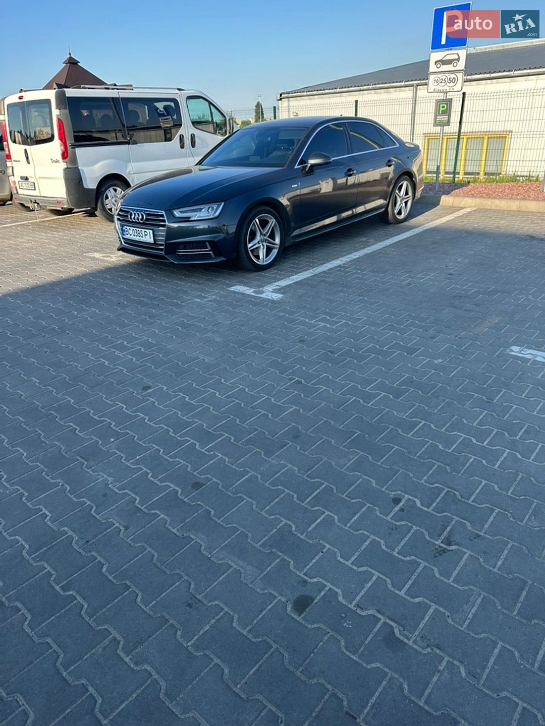 Audi A4 2018 VIN WAUZZZF47JA189203 фото оголошення 18 з 20