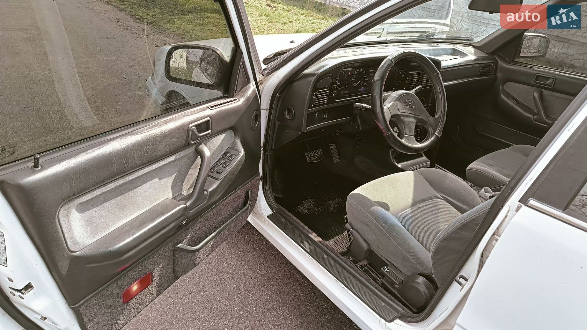 Hyundai Sonata 1993 VIN KMHBF31FPPU497498 фото оголошення 5 з 8