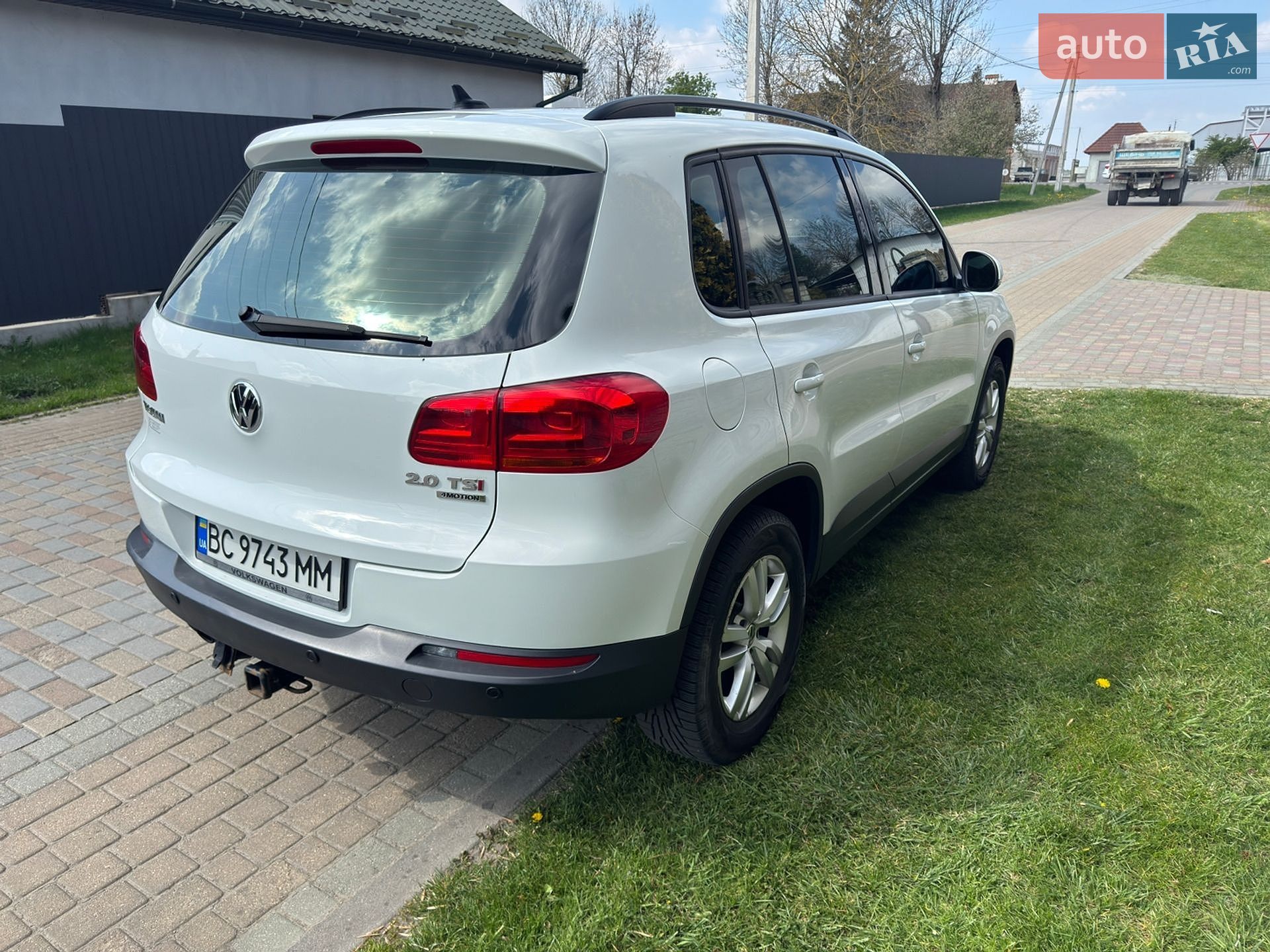 Volkswagen Tiguan 2014 VIN WVGBV7AX3FW503232 фото оголошення 3 з 32