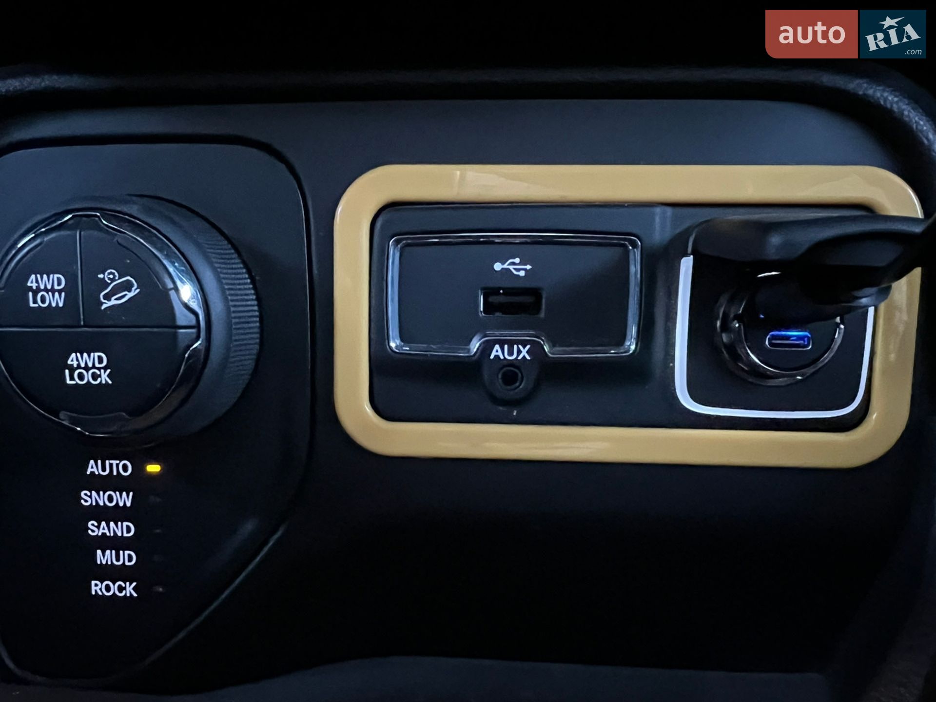 Jeep Renegade 2016 VIN ZACCJBCTXGPE18579 фото оголошення 37 з 37
