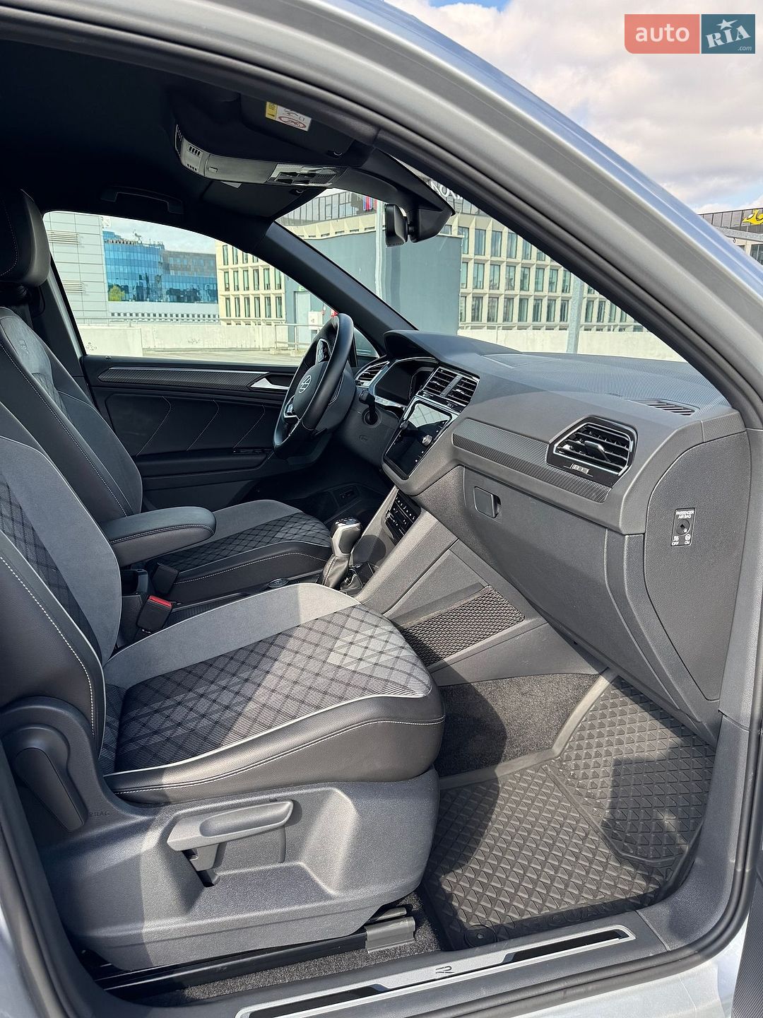 Volkswagen Tiguan 2022 VIN WVGZZZ5N8PW006086 фото оголошення 7 з 51