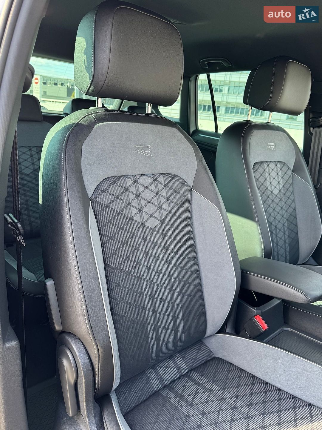 Volkswagen Tiguan 2022 VIN WVGZZZ5N8PW006086 фото оголошення 16 з 51