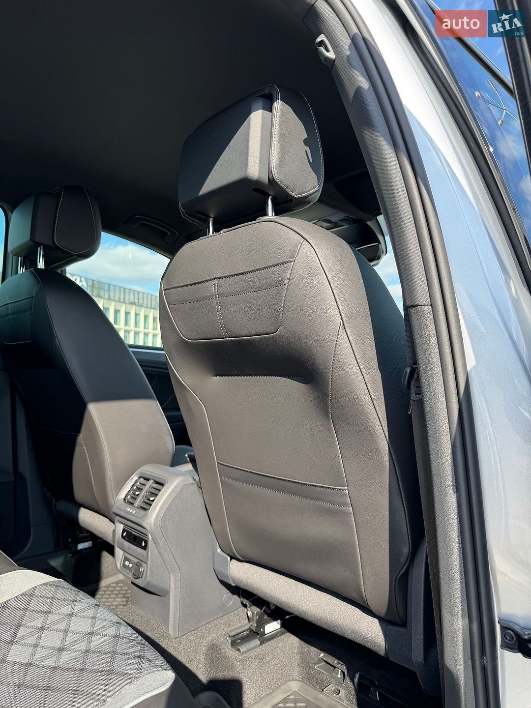 Volkswagen Tiguan 2022 VIN WVGZZZ5N8PW006086 фото оголошення 39 з 51