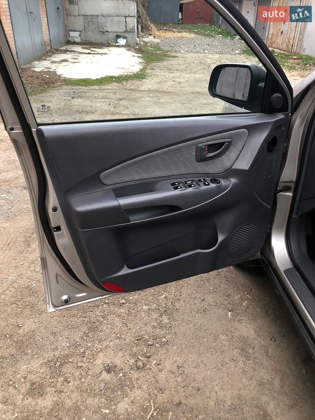 Hyundai Tucson 2005 VIN KMHJM81BP5U236889 фото оголошення 3 з 10