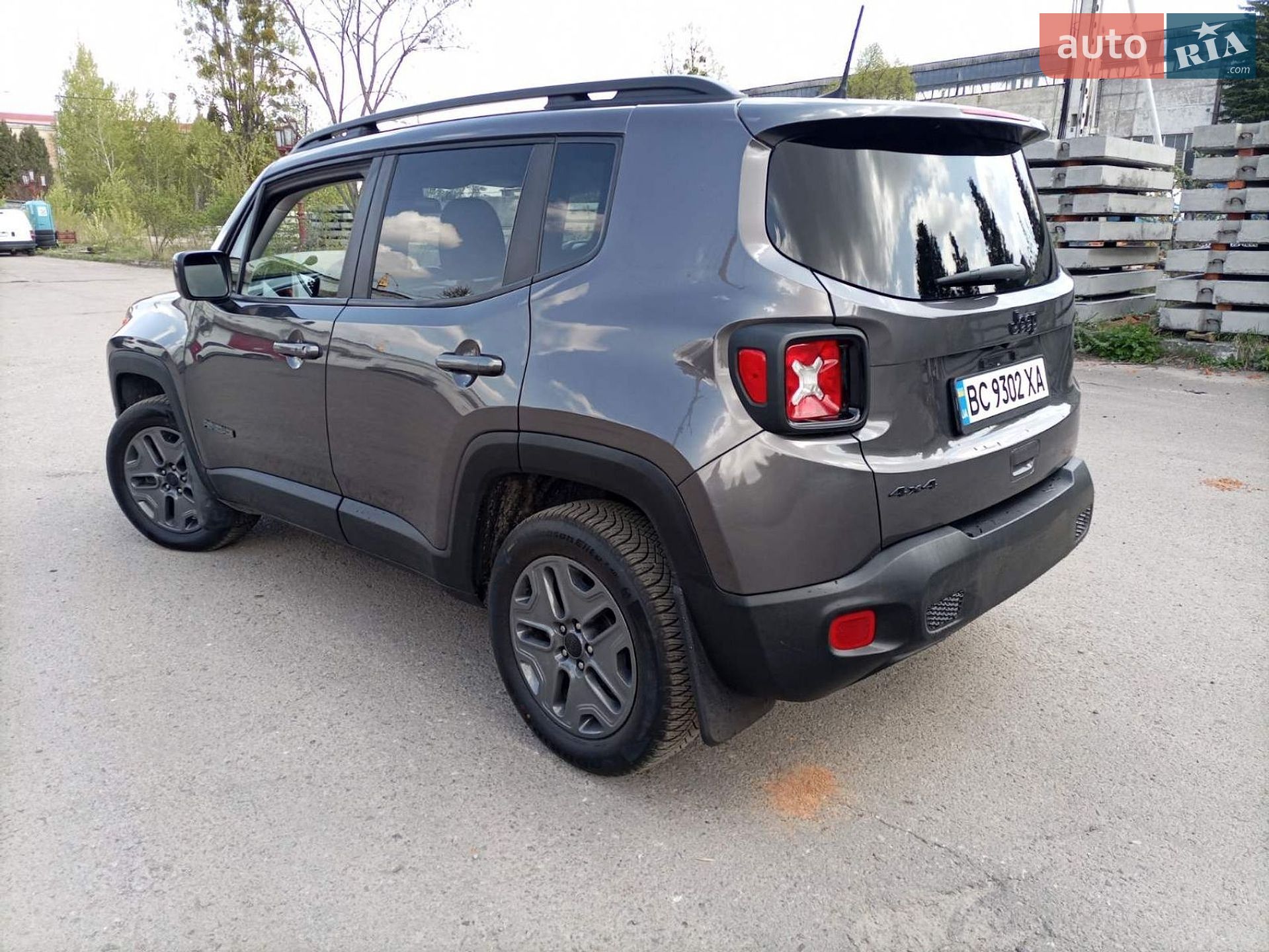 Jeep Renegade 2020 VIN ZACNJDAB1MPM27128 фото оголошення 7 з 28