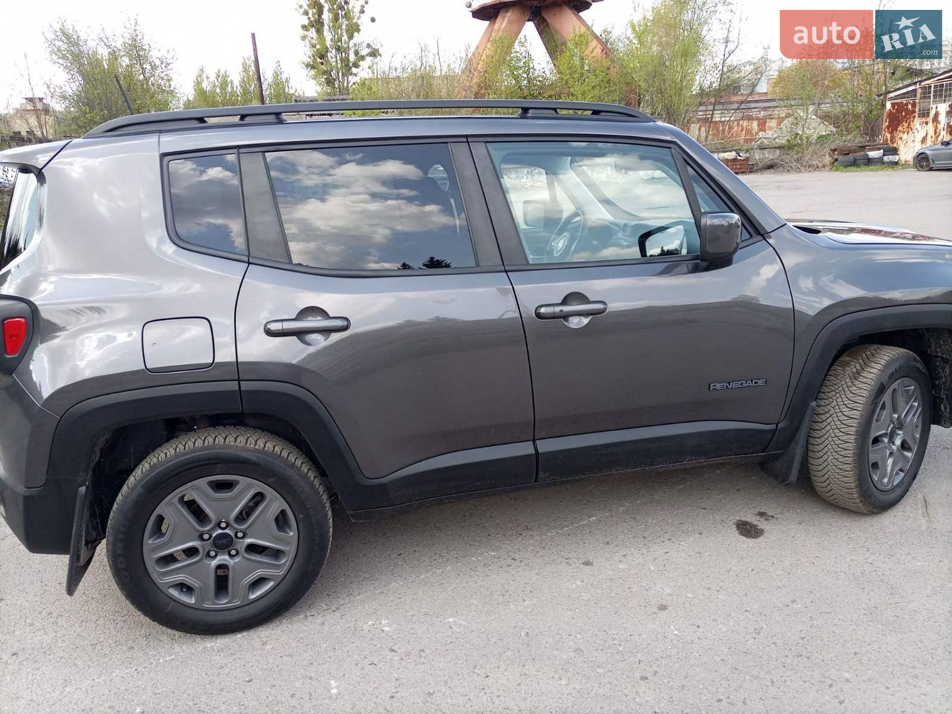 Jeep Renegade 2020 VIN ZACNJDAB1MPM27128 фото оголошення 8 з 28