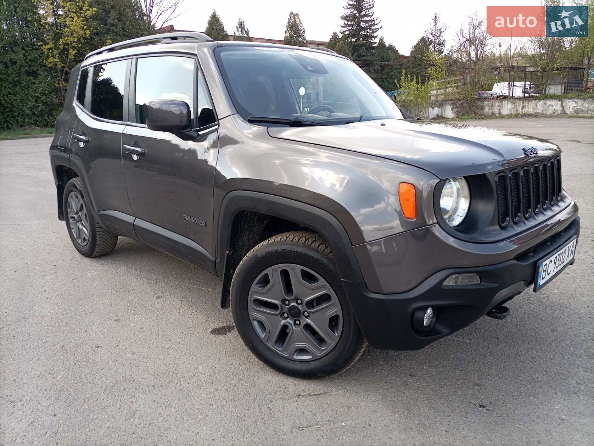 Jeep Renegade 2020 VIN ZACNJDAB1MPM27128 фото оголошення 10 з 28