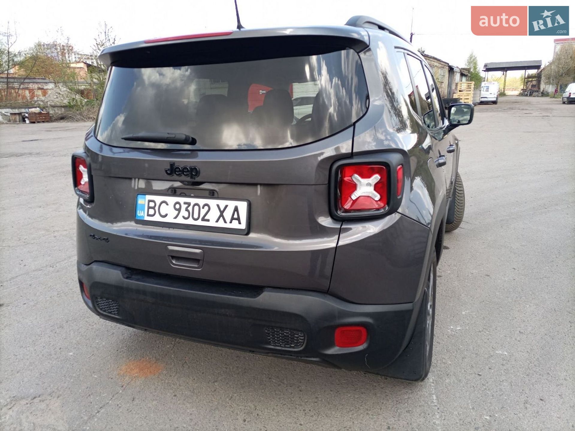 Jeep Renegade 2020 VIN ZACNJDAB1MPM27128 фото оголошення 5 з 28