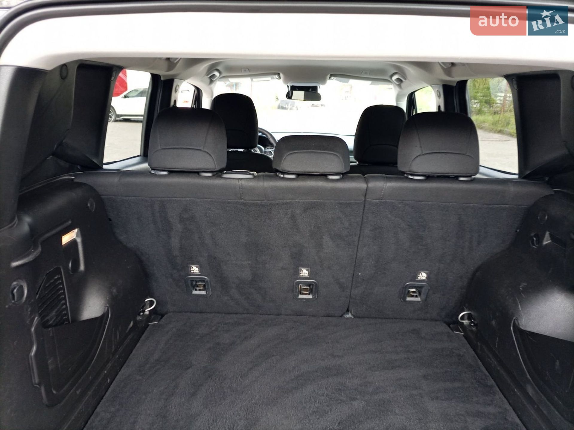 Jeep Renegade 2020 VIN ZACNJDAB1MPM27128 фото оголошення 16 з 28