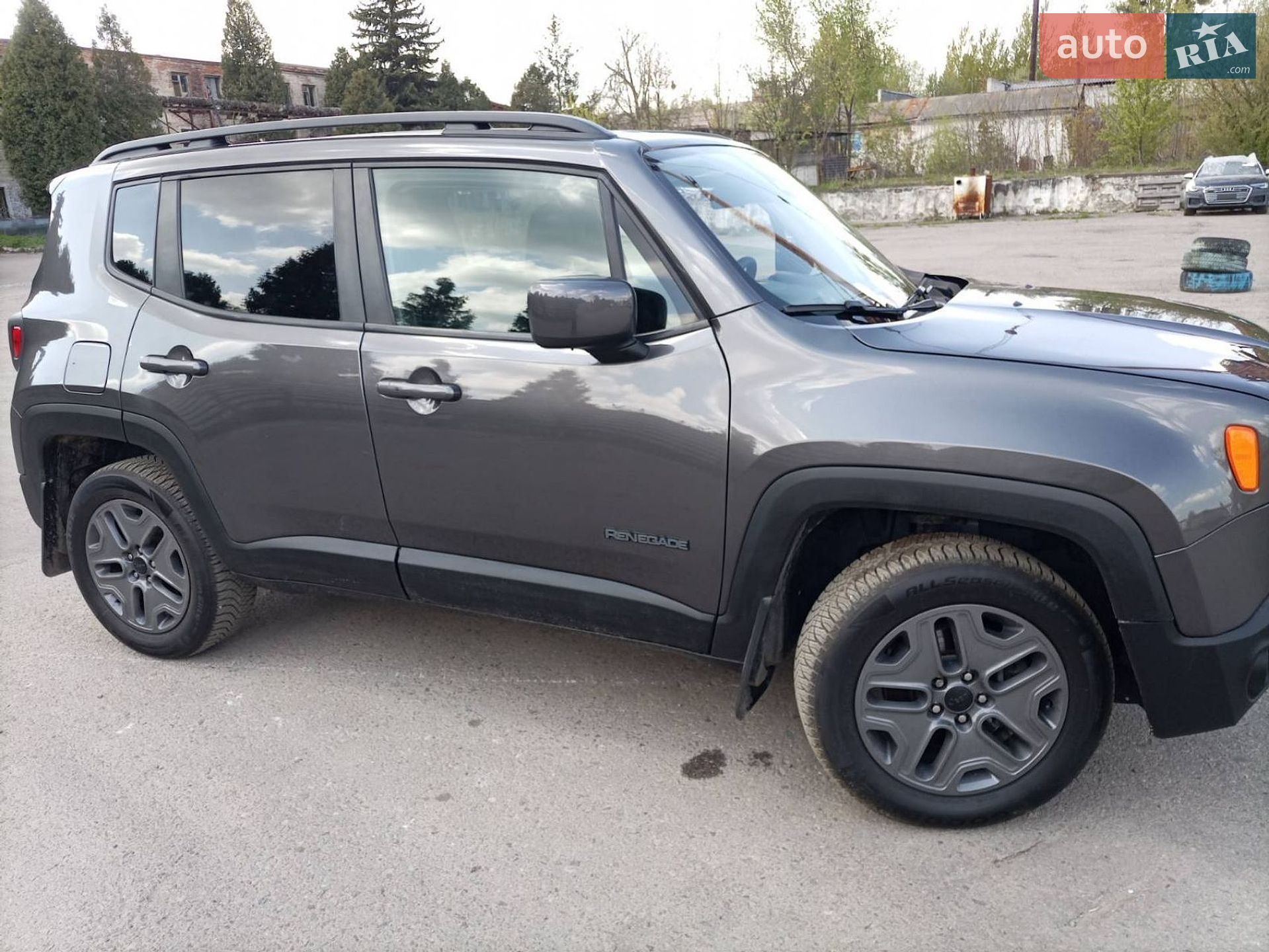 Jeep Renegade 2020 VIN ZACNJDAB1MPM27128 фото оголошення 11 з 28