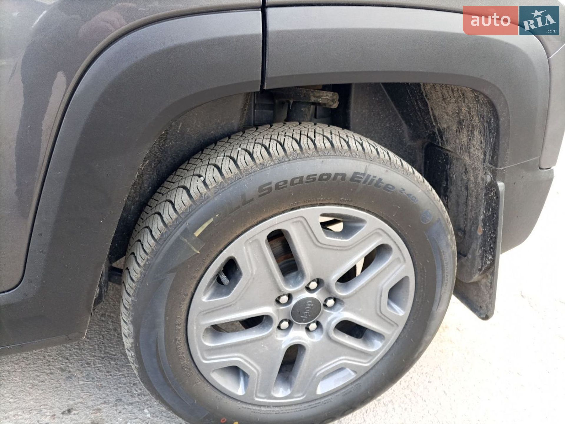 Jeep Renegade 2020 VIN ZACNJDAB1MPM27128 фото оголошення 15 з 28