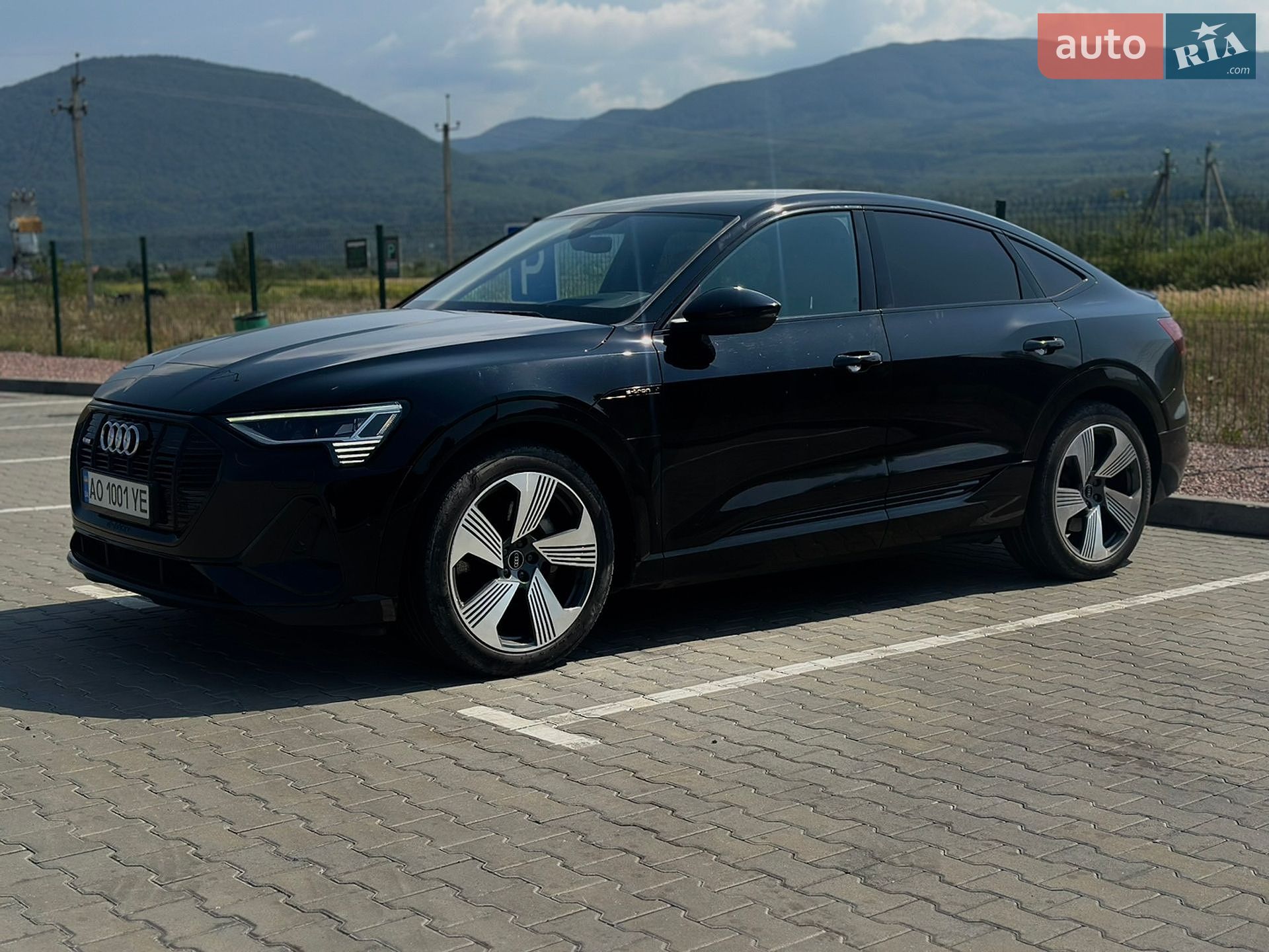 Audi e-tron Sportback 2020 VIN WAUZZZGE4MB011898 фото оголошення 2 з 17