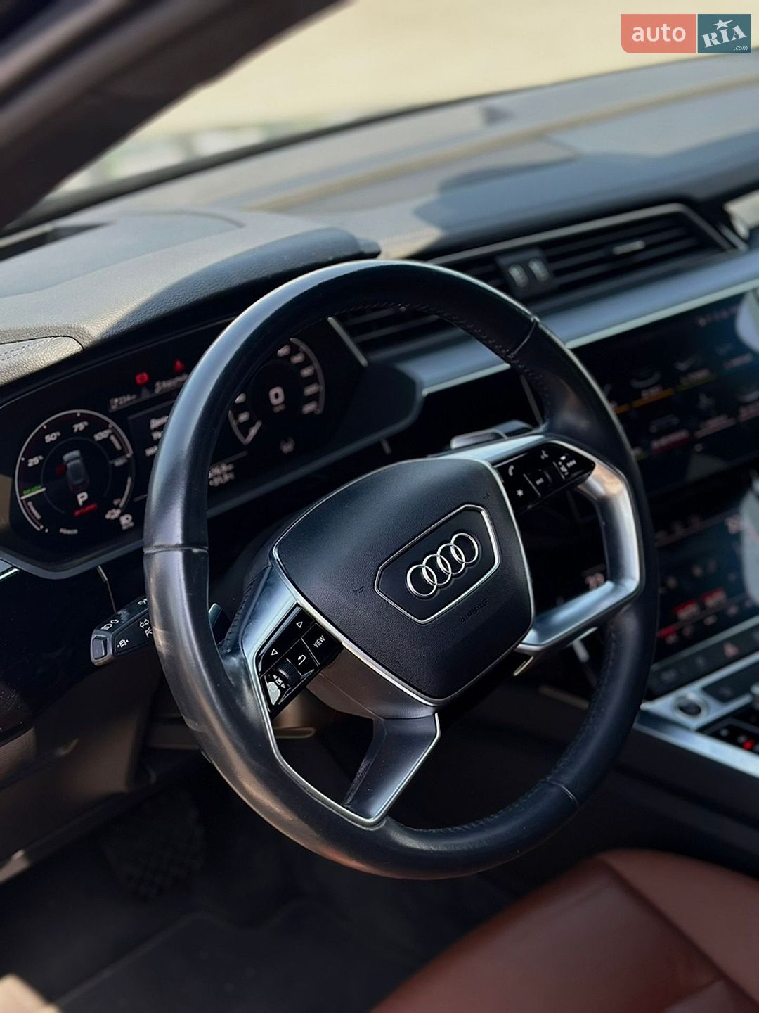 Audi e-tron Sportback 2020 VIN WAUZZZGE4MB011898 фото оголошення 5 з 17