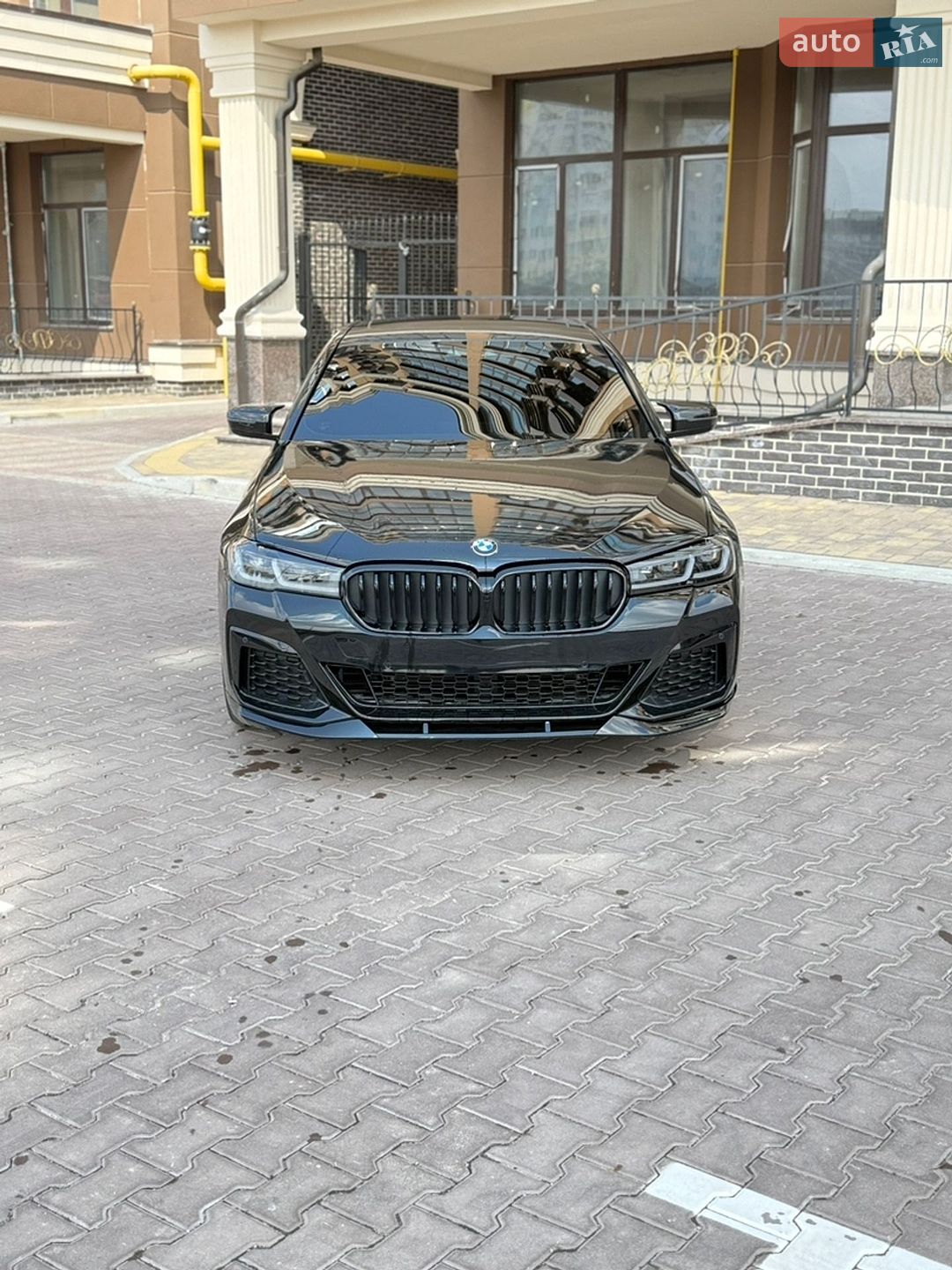 BMW 5 Series 2019 VIN WBAJA9C55KB392765 фото оголошення 3 з 15