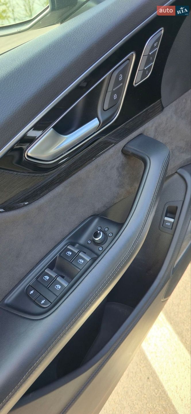 Audi Q7 2019 VIN WA1VAAF74KD030296 фото оголошення 14 з 53