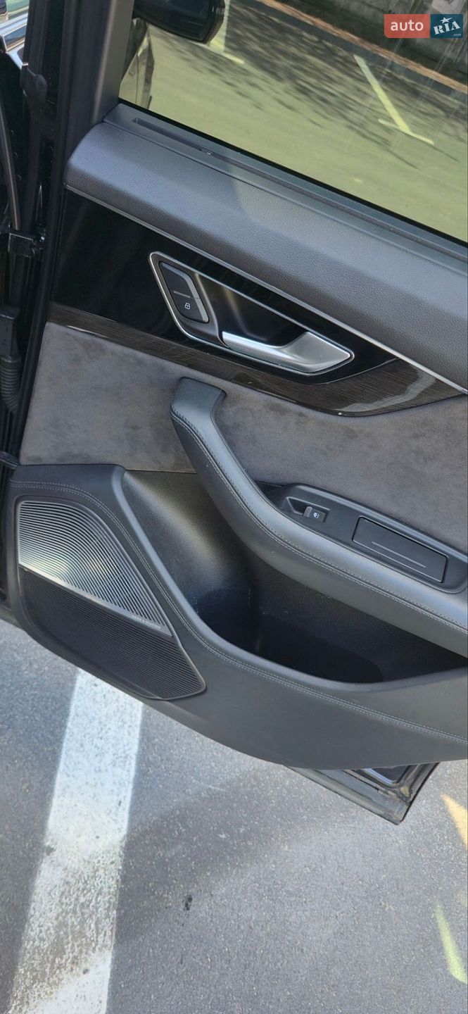 Audi Q7 2019 VIN WA1VAAF74KD030296 фото оголошення 45 з 53