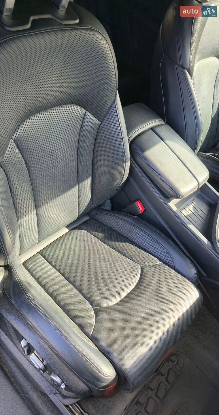 Audi Q7 2019 VIN WA1VAAF74KD030296 фото оголошення 48 з 53
