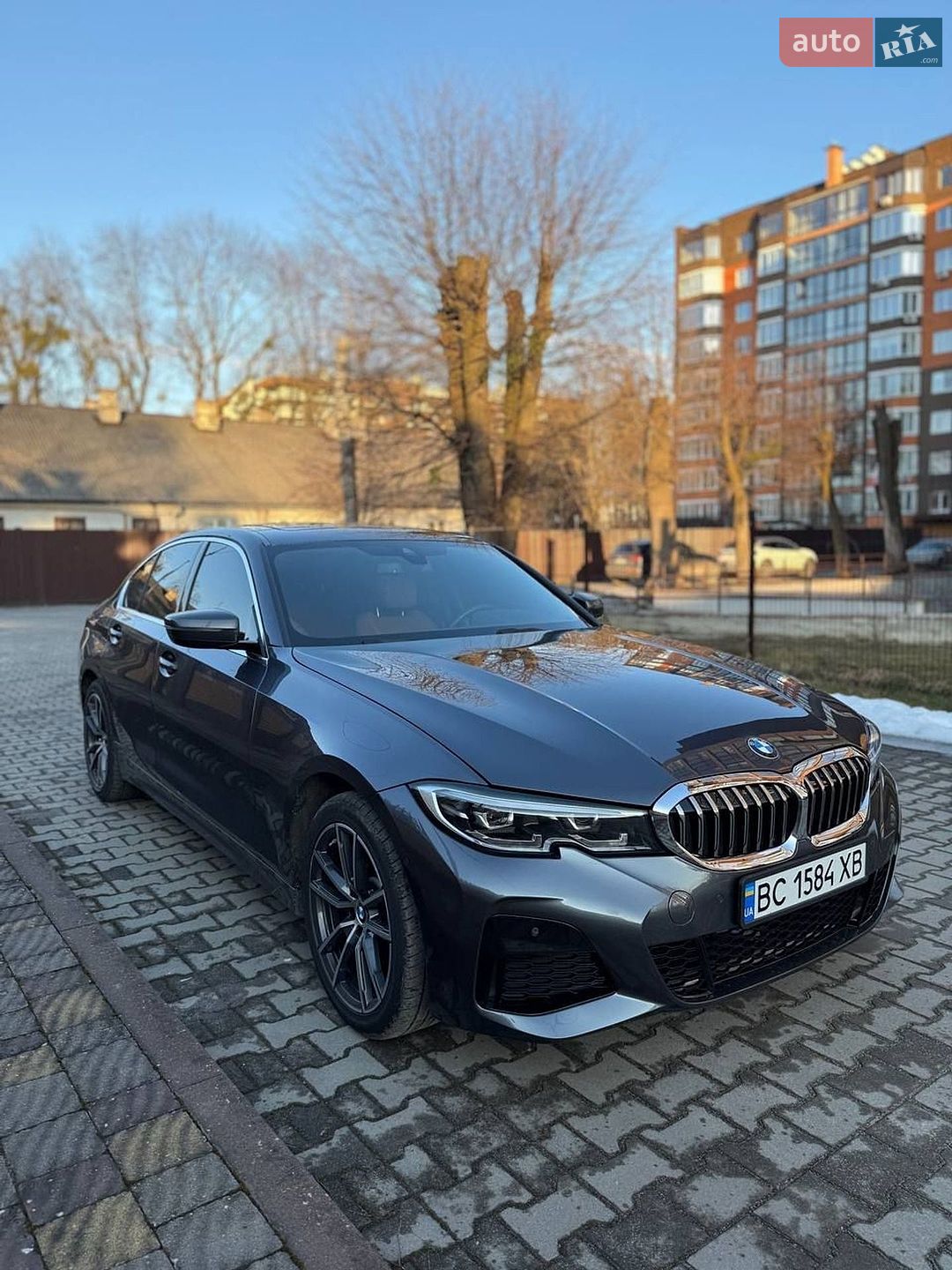 BMW 3 Series 2019 VIN WBA5R7C55KAJ87614 фото оголошення 2 з 13