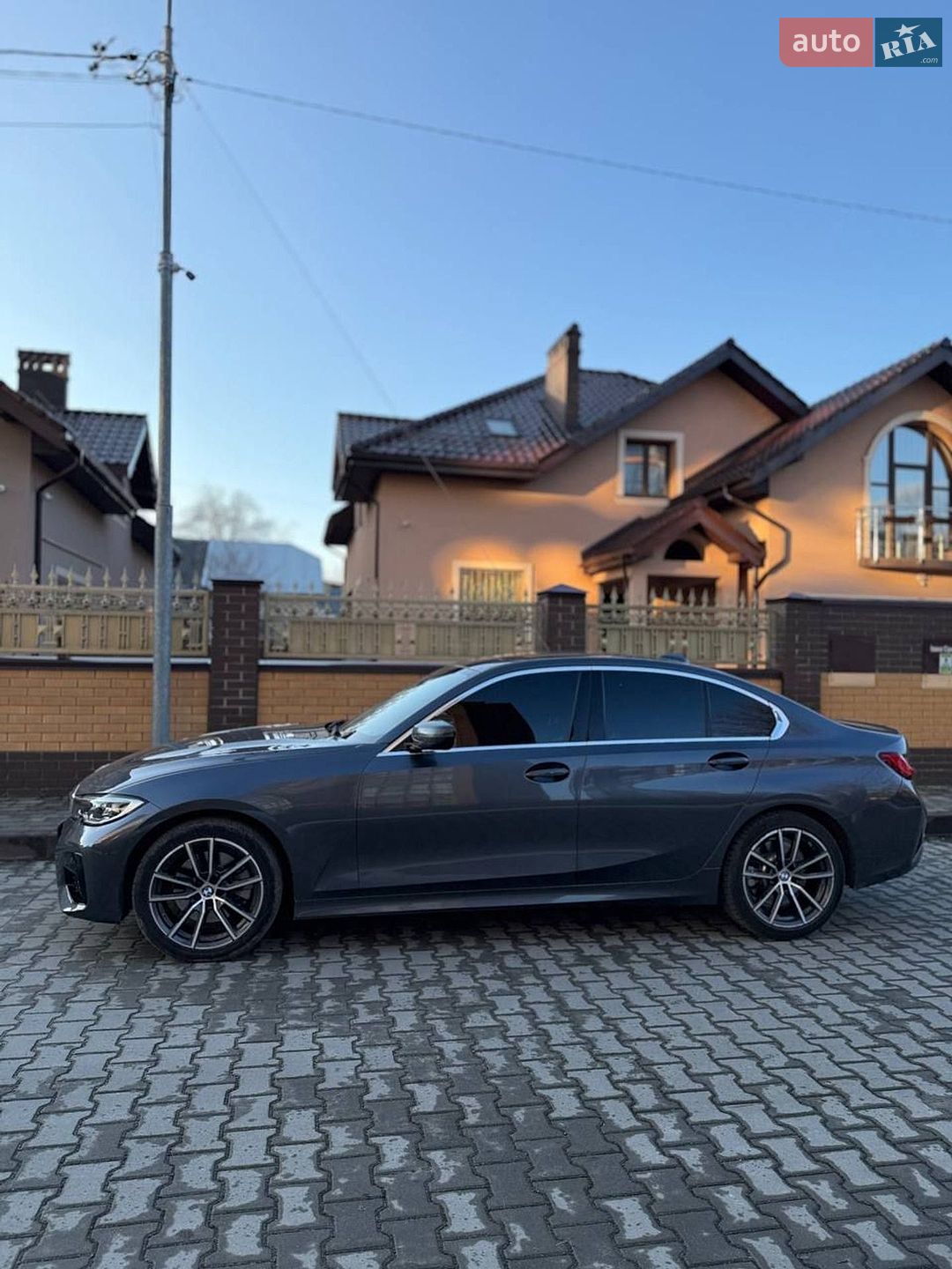 BMW 3 Series 2019 VIN WBA5R7C55KAJ87614 фото оголошення 5 з 13