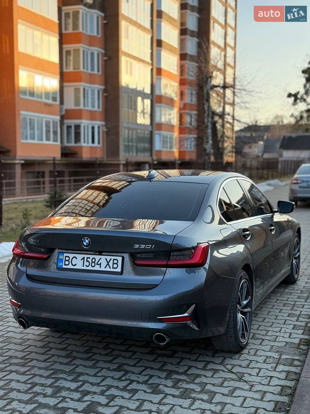 BMW 3 Series 2019 VIN WBA5R7C55KAJ87614 фото оголошення 6 з 13