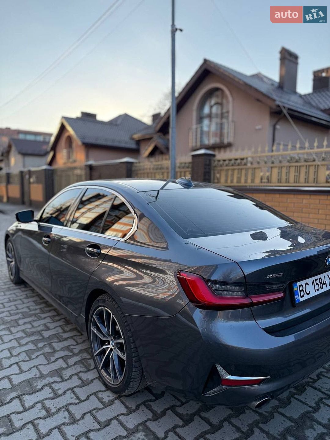 BMW 3 Series 2019 VIN WBA5R7C55KAJ87614 фото оголошення 7 з 13