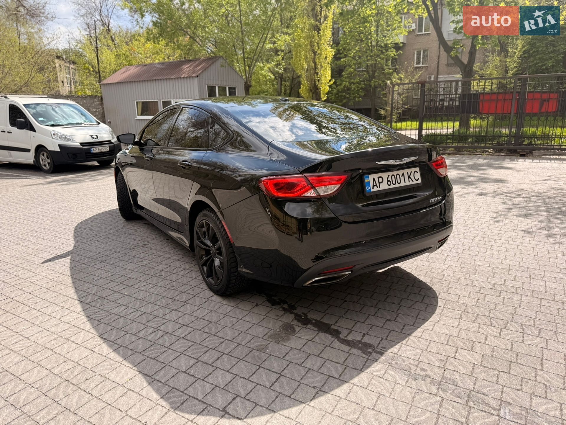 Chrysler 200 2015 VIN 1C3CCCBB2GN108738 фото оголошення 3 з 9