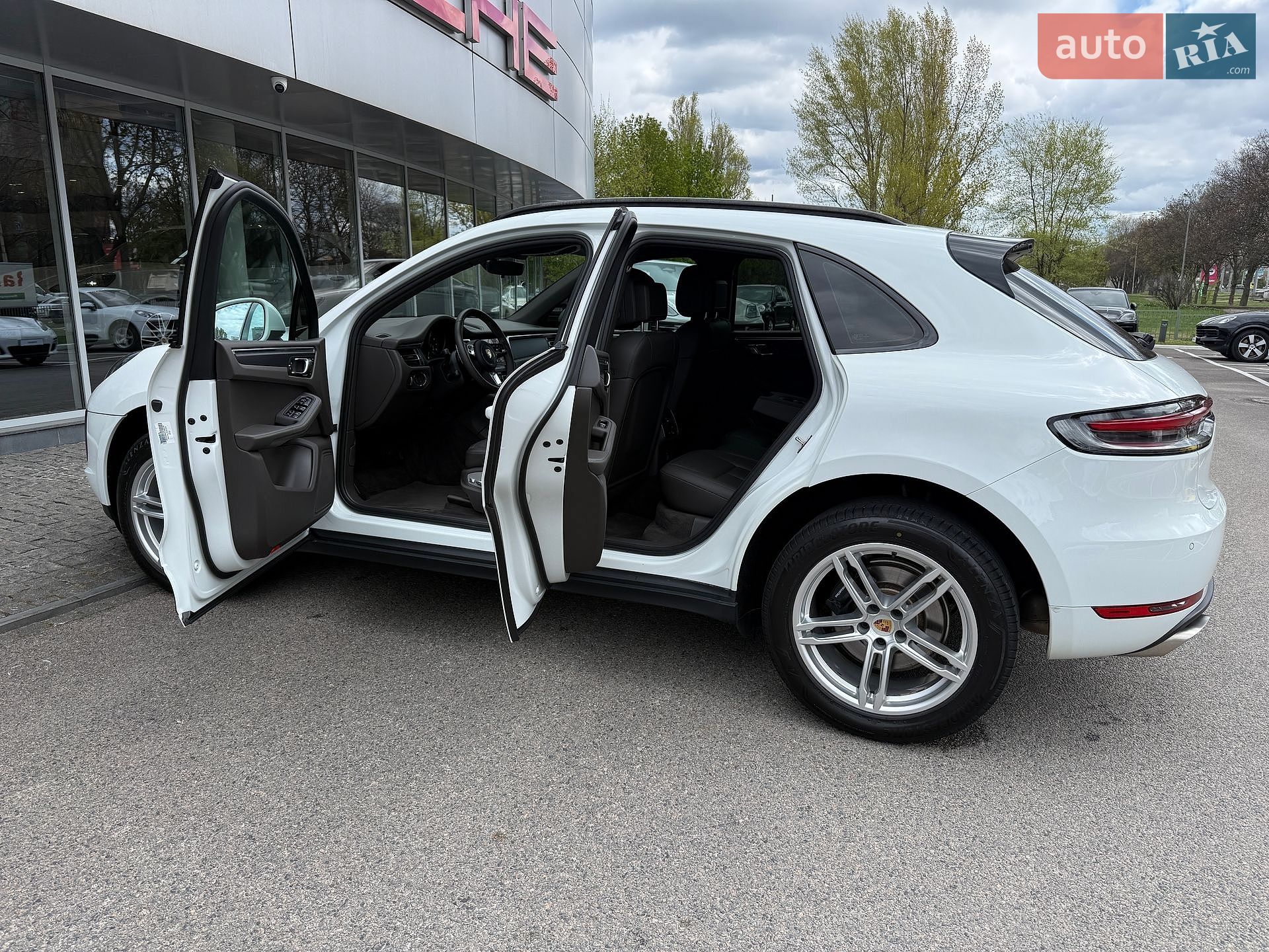 Porsche Macan 2018 VIN WP1ZZZ95ZKLB03329 фото оголошення 9 з 39