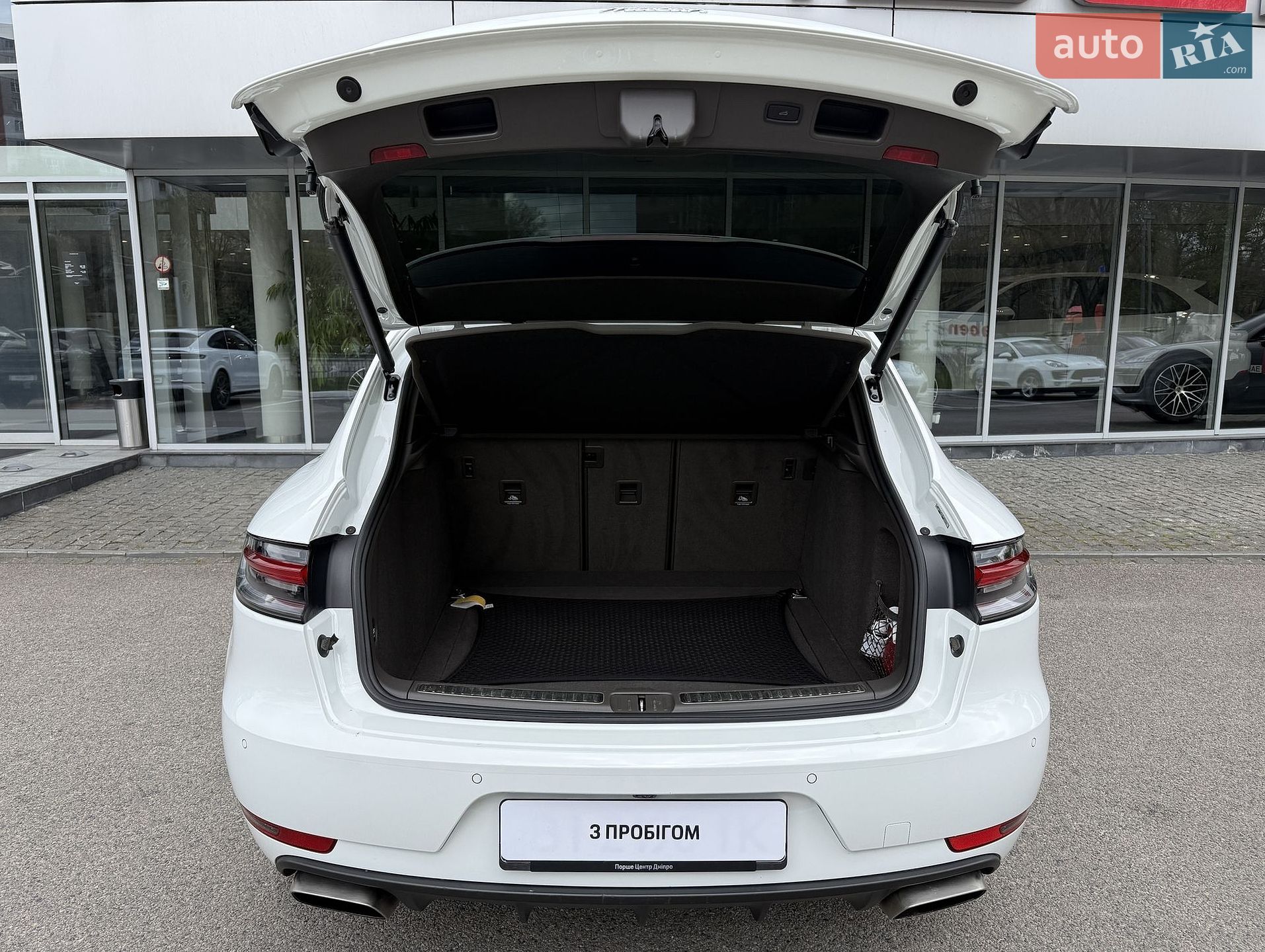 Porsche Macan 2018 VIN WP1ZZZ95ZKLB03329 фото оголошення 35 з 39