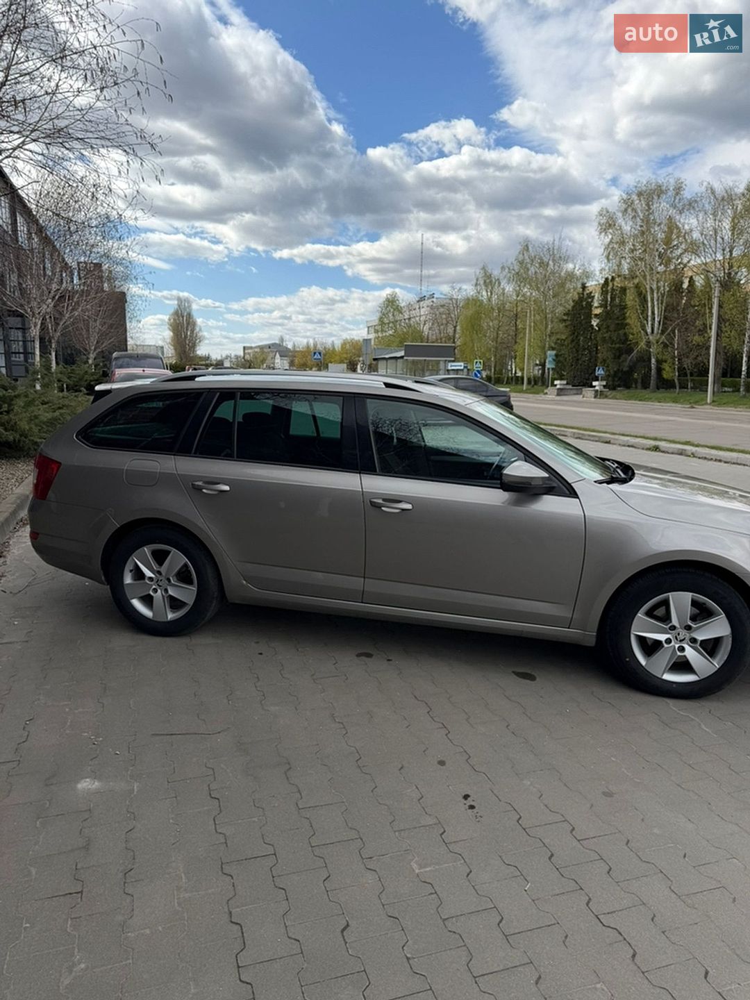 Skoda Octavia 2014 VIN TMBJG9NE1E0198877 фото оголошення 5 з 15