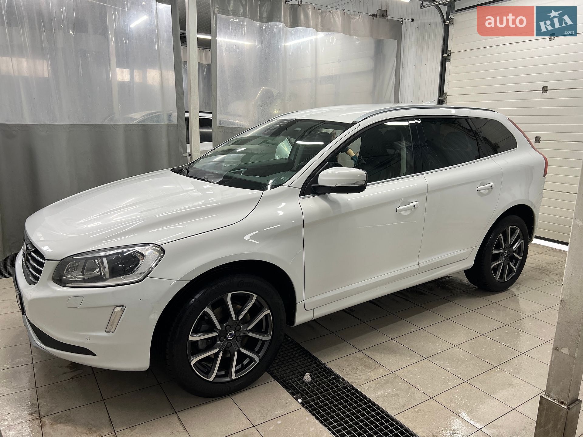 Volvo Xc60 2017 VIN YV1DZA5C6H2194724 фото оголошення 4 з 30