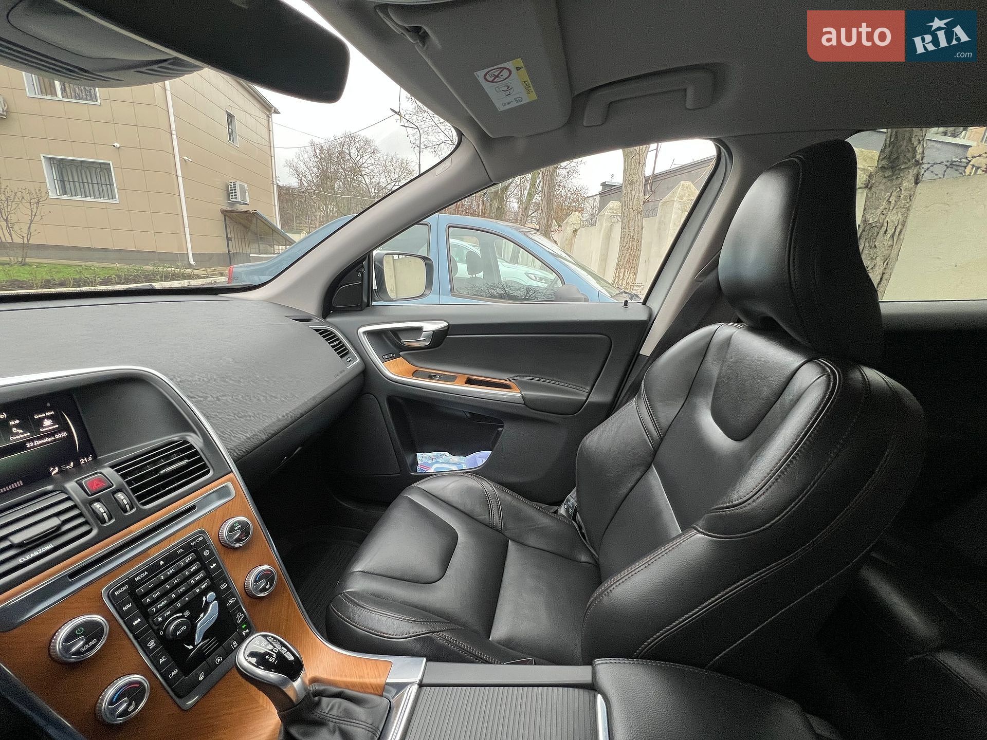 Volvo Xc60 2017 VIN YV1DZA5C6H2194724 фото оголошення 18 з 30
