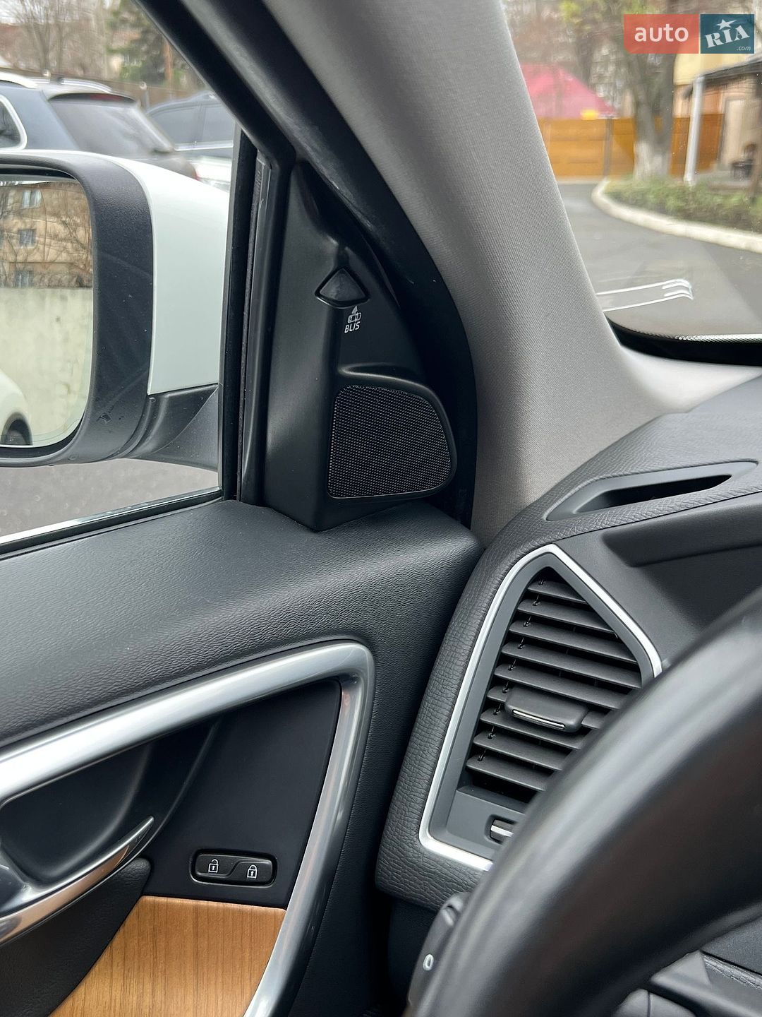 Volvo Xc60 2017 VIN YV1DZA5C6H2194724 фото оголошення 20 з 30