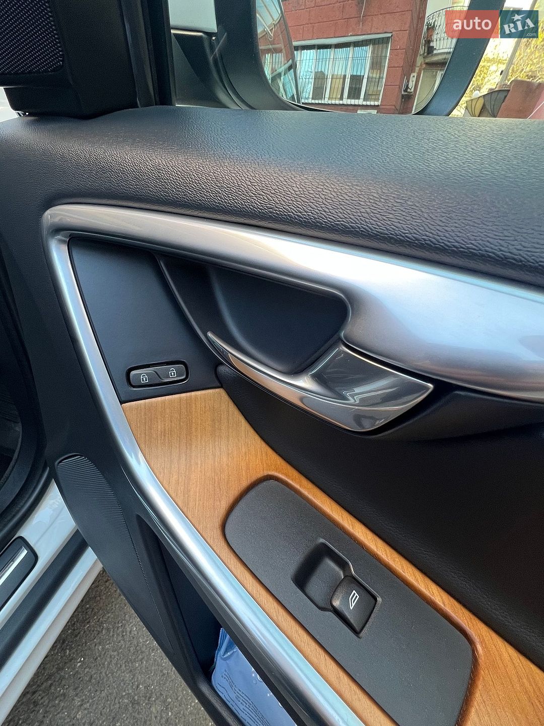 Volvo Xc60 2017 VIN YV1DZA5C6H2194724 фото оголошення 28 з 30