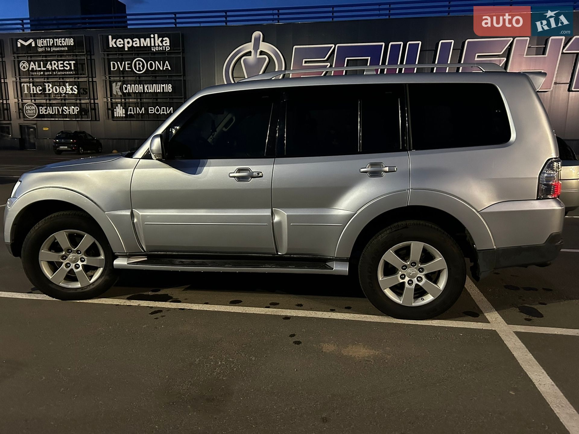 Mitsubishi Pajero Wagon 2007 VIN JMBLYV97W7J002266 фото оголошення 4 з 15