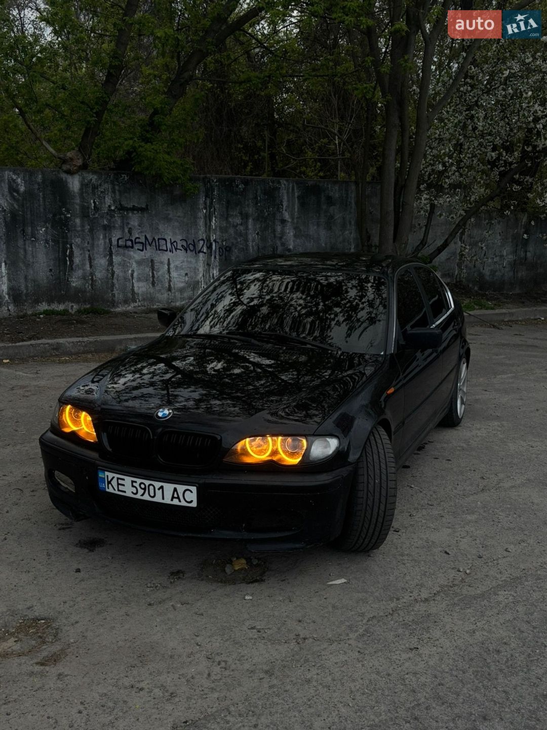 BMW 3 Series 2001 VIN WBAEV11010CH51683 фото оголошення 3 з 8