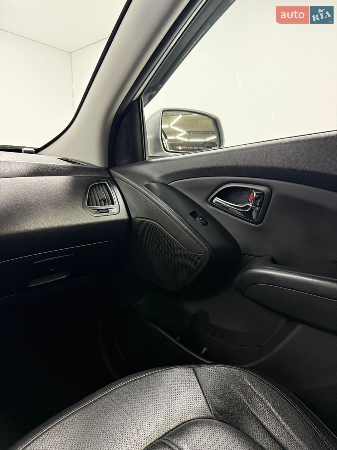 Hyundai Tucson 2012 VIN KMHJU81VBCU499603 фото оголошення 24 з 35