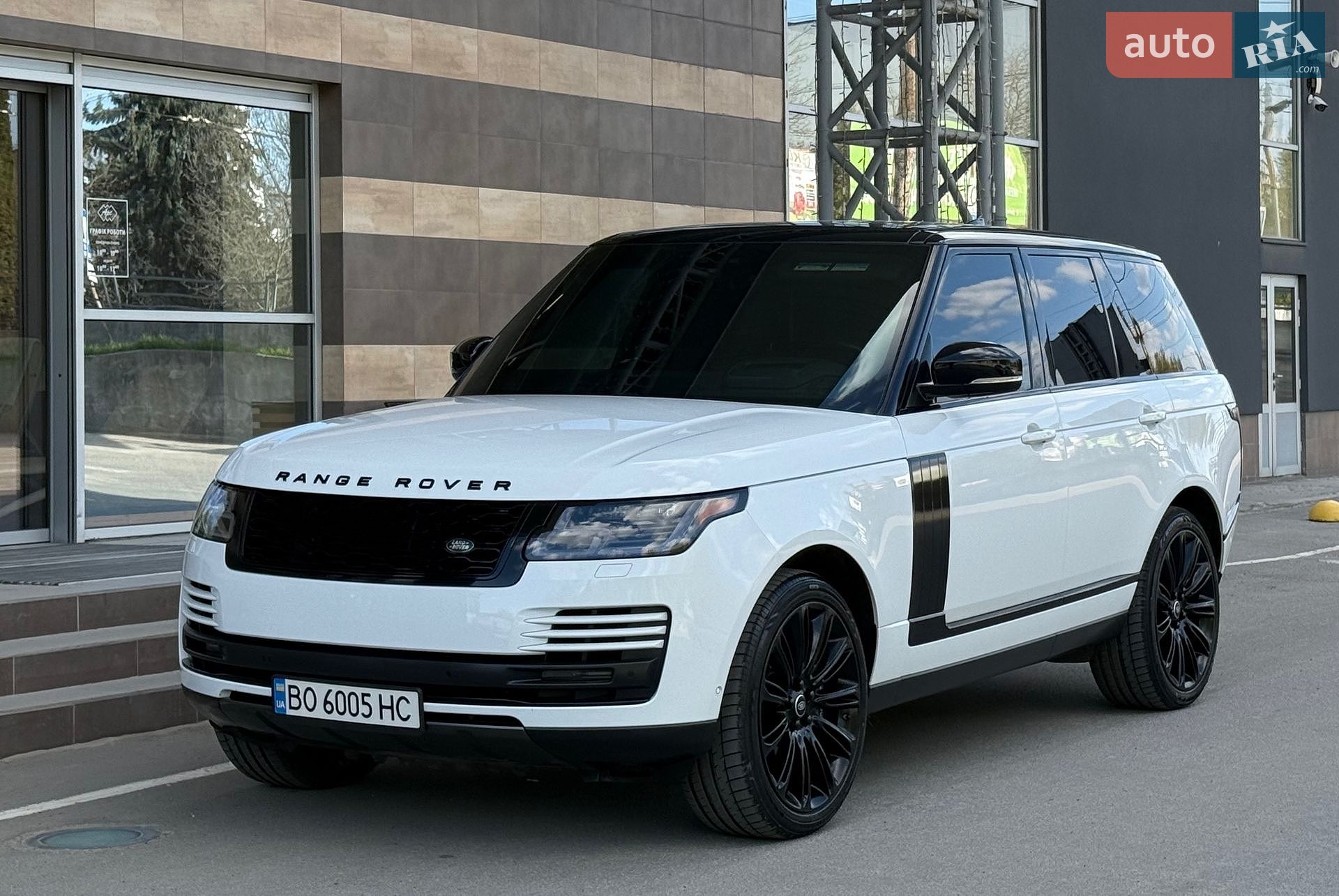 Land Rover Range Rover 2018 VIN SALGS2RE5JA515499 фото оголошення 10 з 37