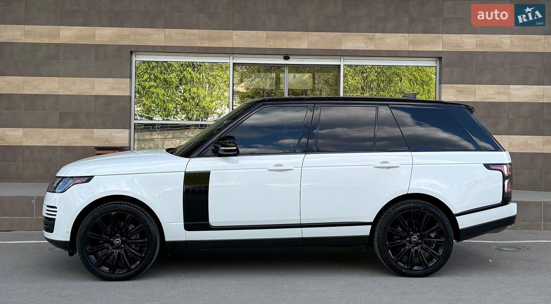 Land Rover Range Rover 2018 VIN SALGS2RE5JA515499 фото оголошення 11 з 37