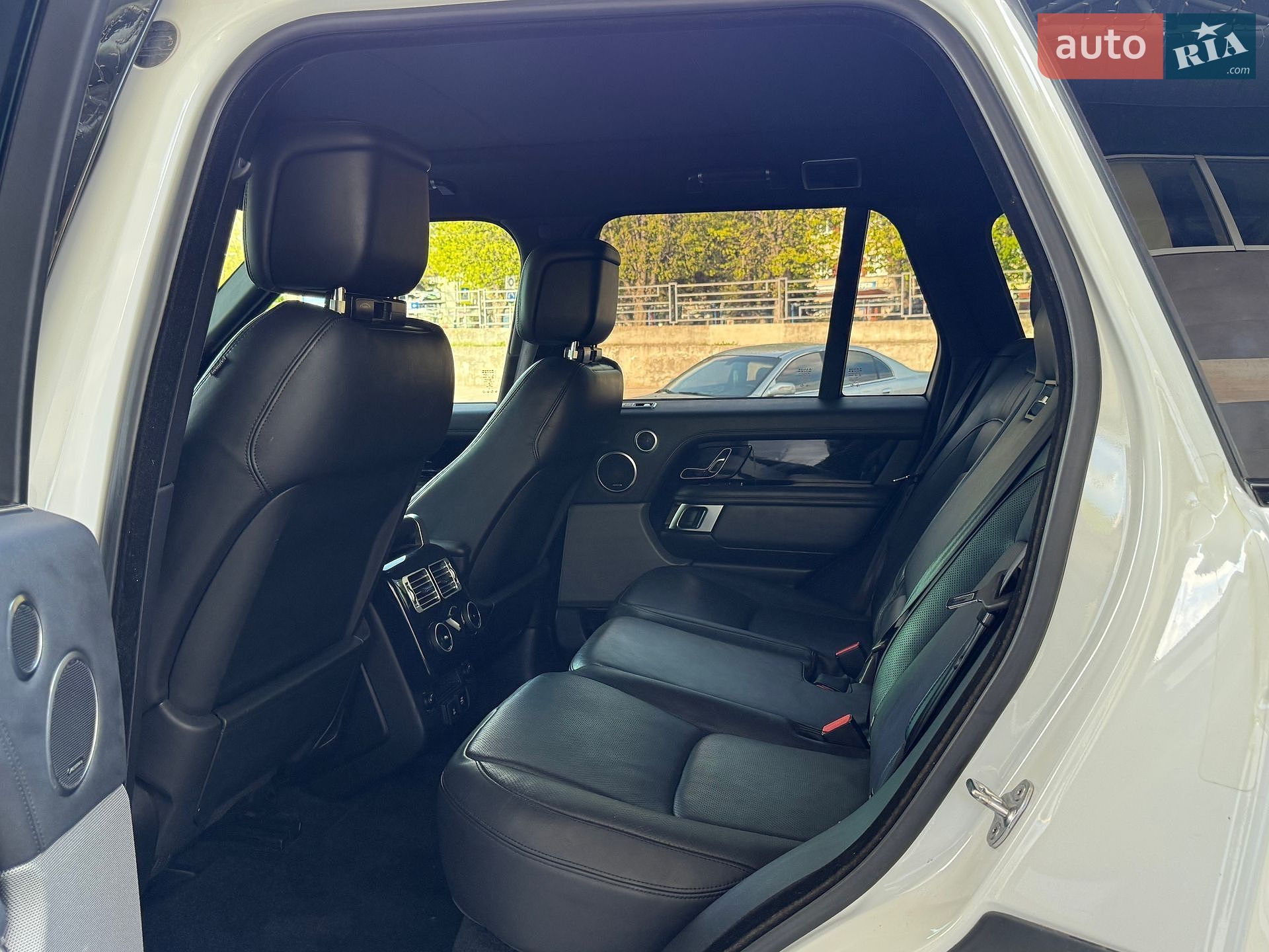 Land Rover Range Rover 2018 VIN SALGS2RE5JA515499 фото оголошення 21 з 37
