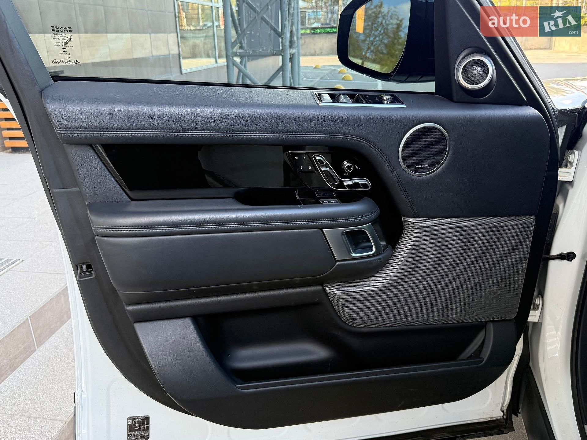 Land Rover Range Rover 2018 VIN SALGS2RE5JA515499 фото оголошення 24 з 37
