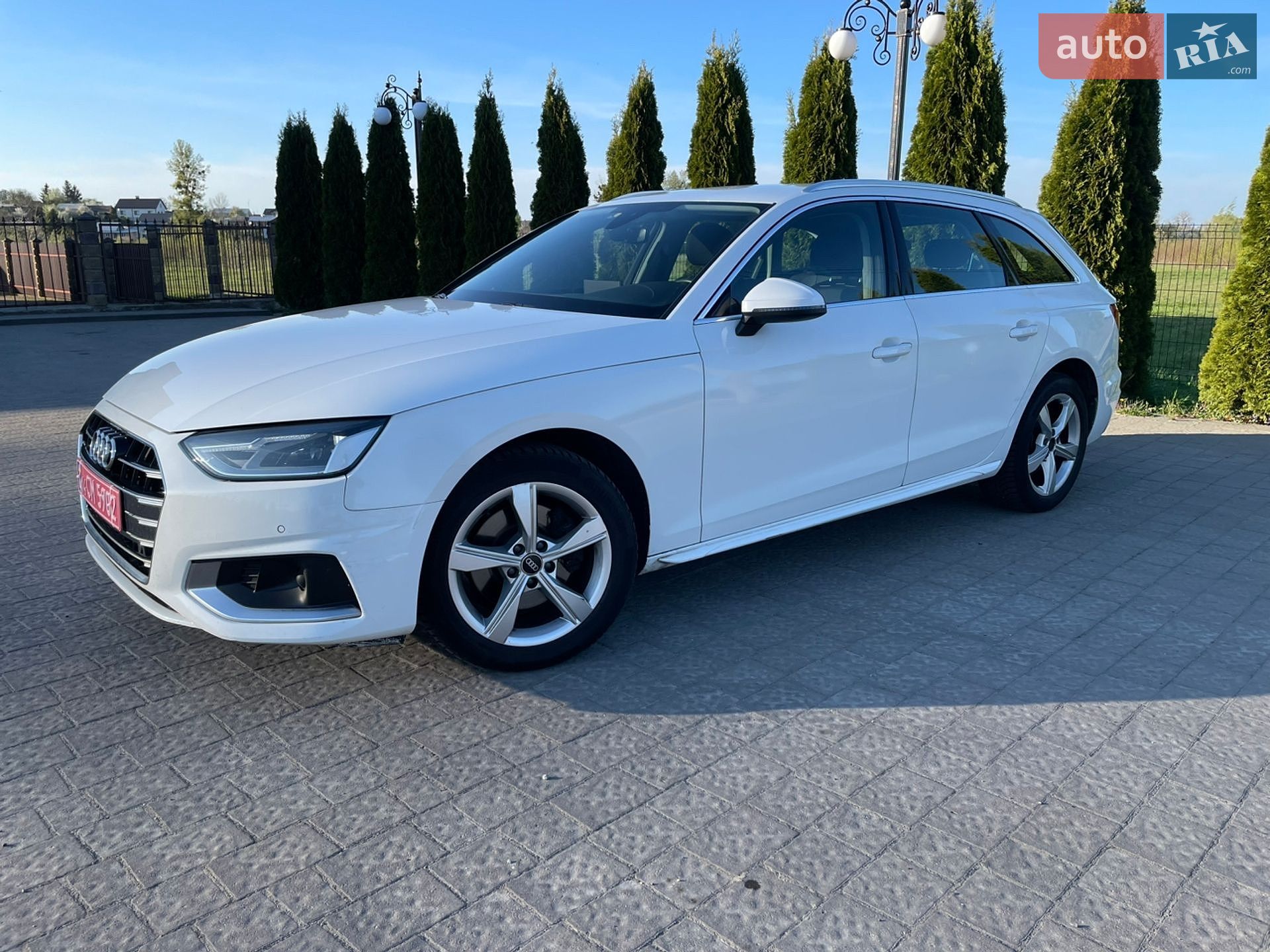Audi A4 2021 VIN WAUZZZF49NA006468 фото оголошення 4 з 25