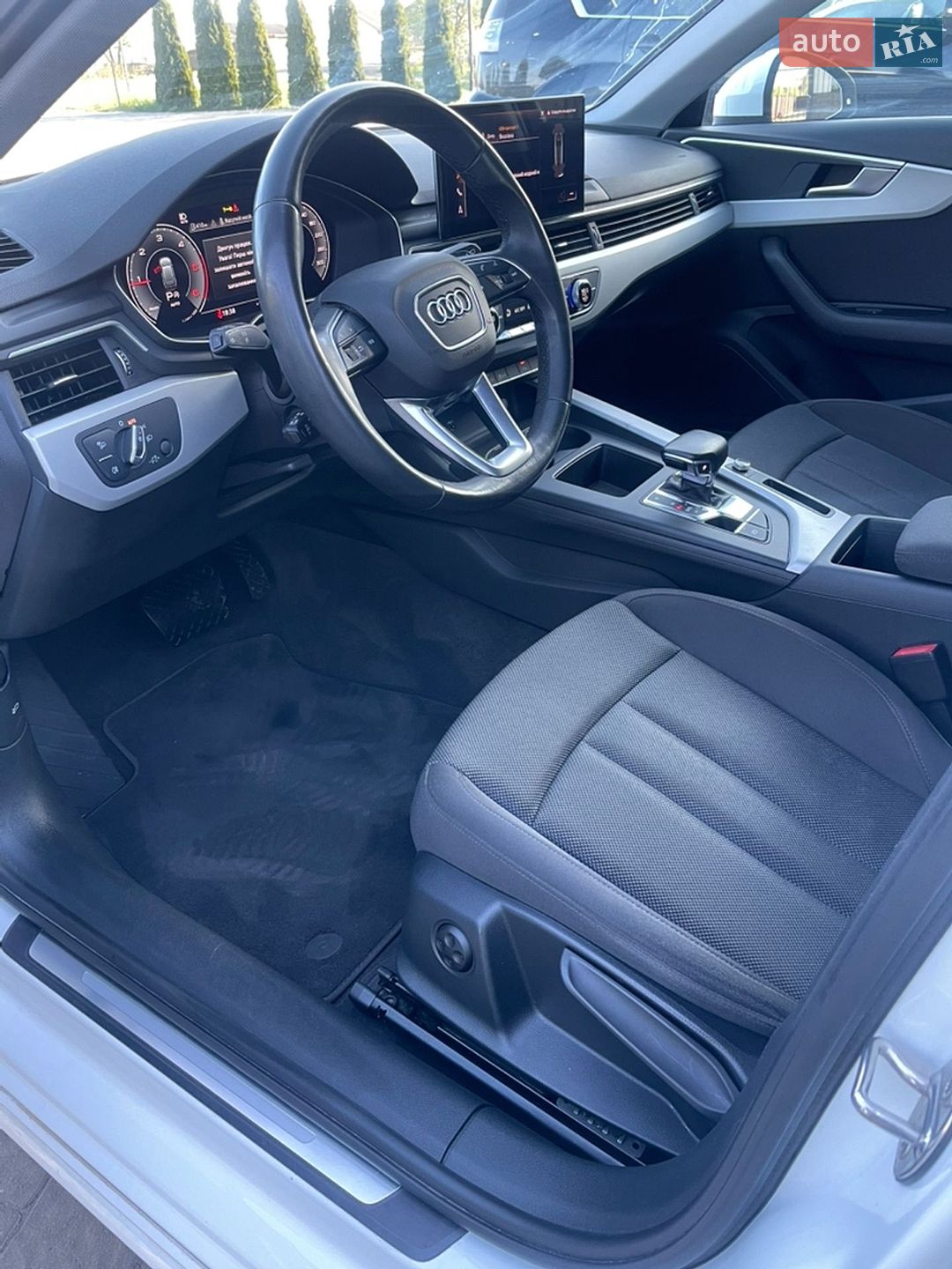 Audi A4 2021 VIN WAUZZZF49NA006468 фото оголошення 12 з 25
