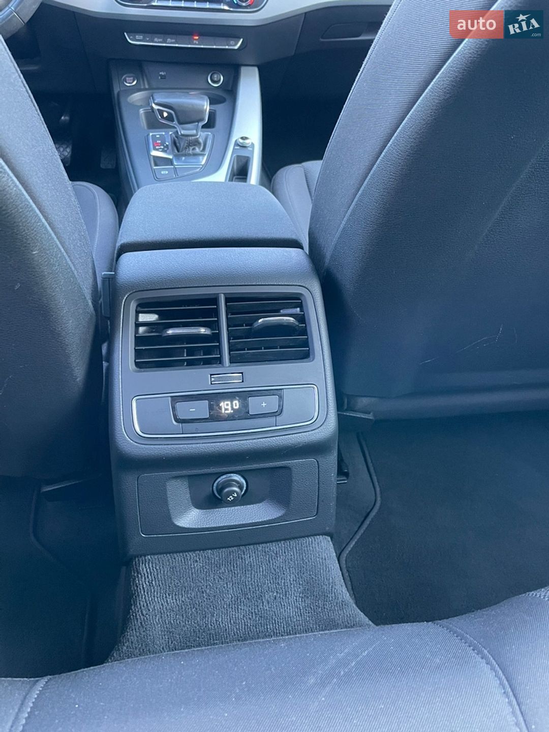 Audi A4 2021 VIN WAUZZZF49NA006468 фото оголошення 18 з 25