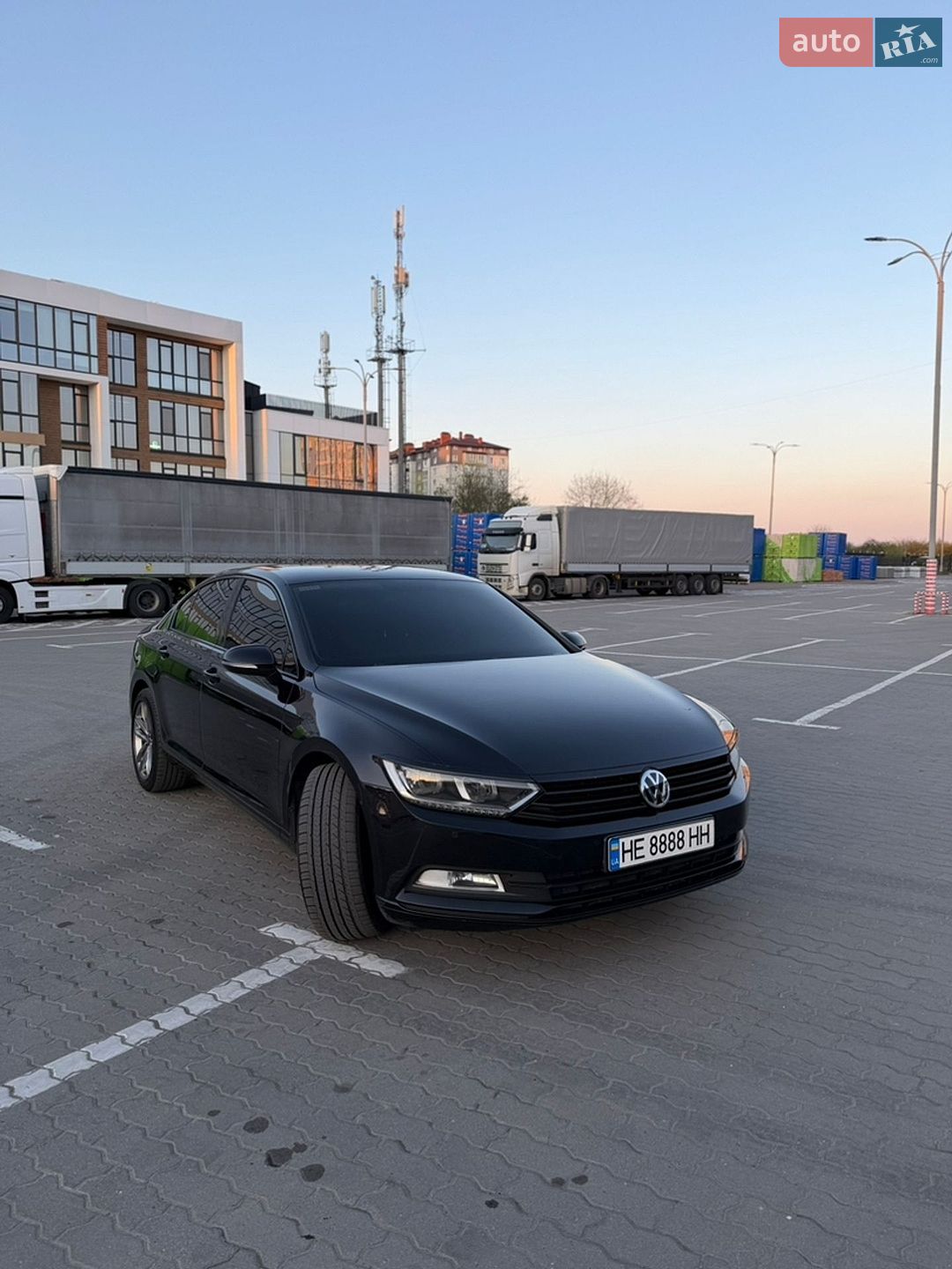 Volkswagen Passat 2018 VIN WVWZZZ3CZKE018274 фото оголошення 2 з 19