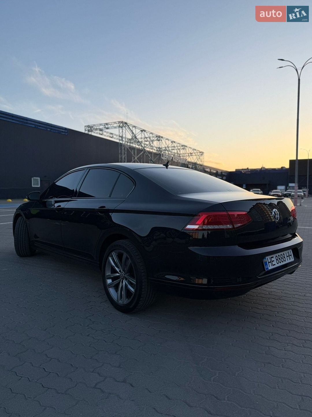 Volkswagen Passat 2018 VIN WVWZZZ3CZKE018274 фото оголошення 6 з 19